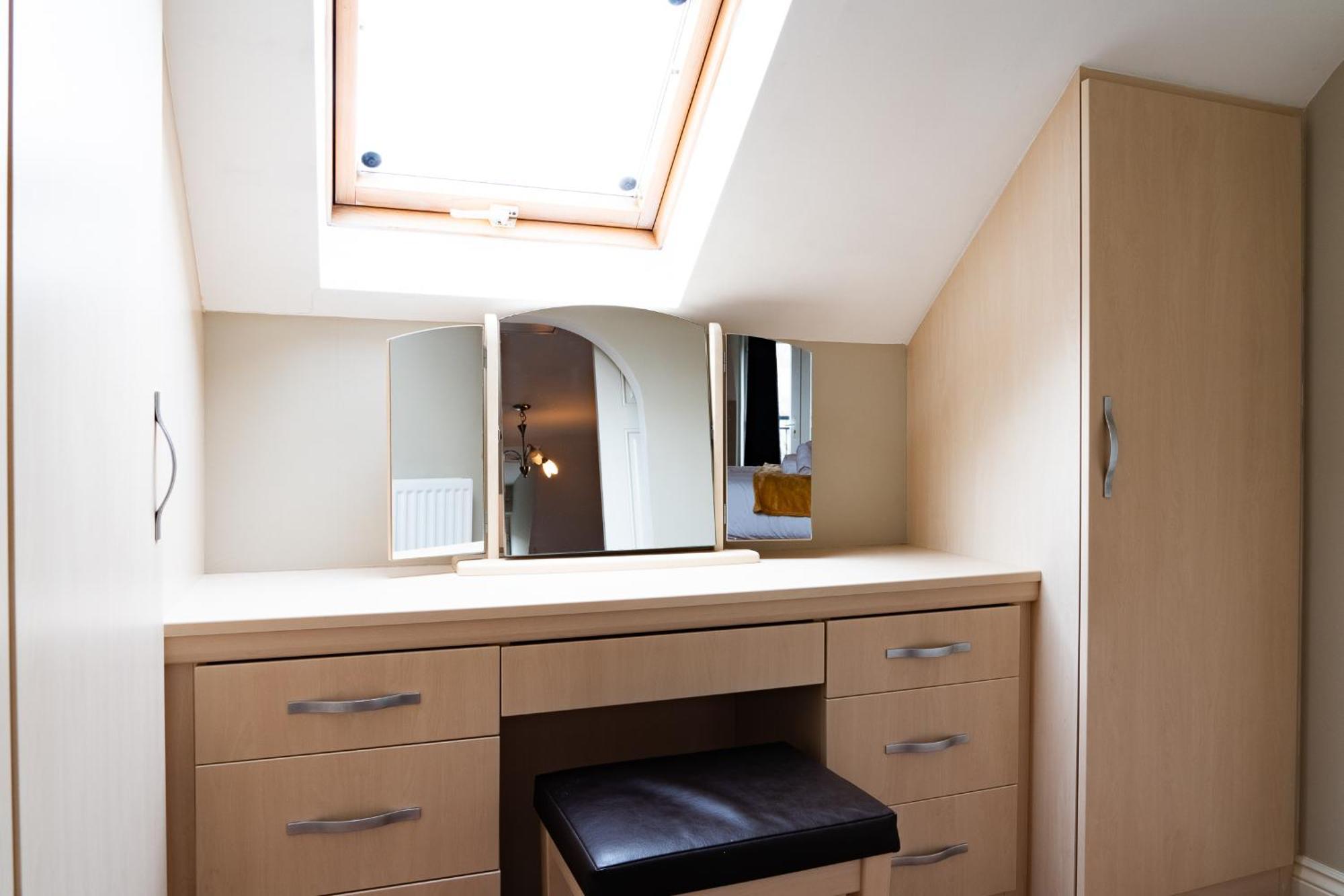 Entire 4 Bed Cosy Luxury Spacious House 亨廷登 外观 照片